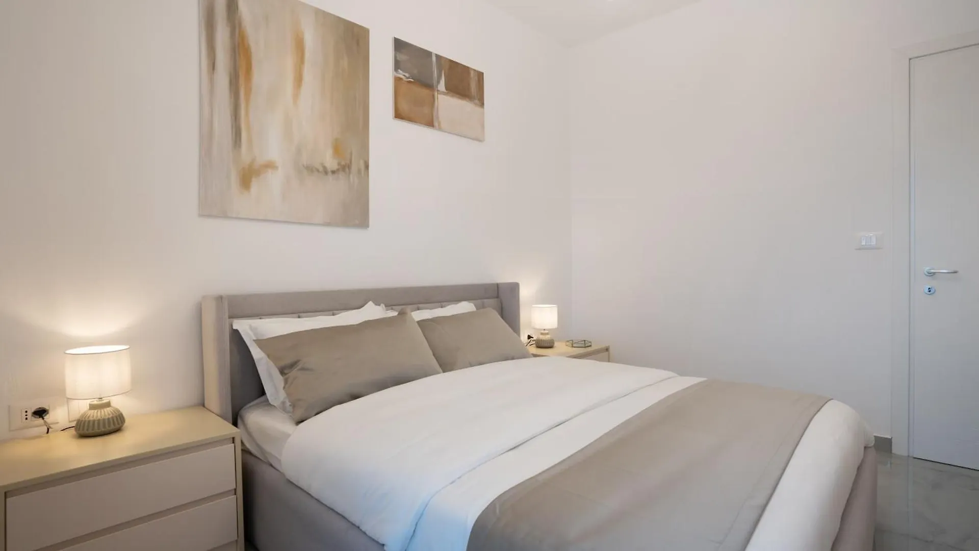 Arza Apartment B17 Tirana 0*,